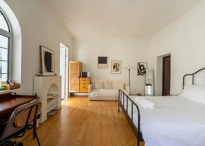 Shanghai Downtown Flower B&B - West Fuxing Road Branch